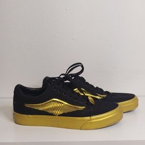 Vans Happy Potter size 9.5 - I open and at the close on back of shoes